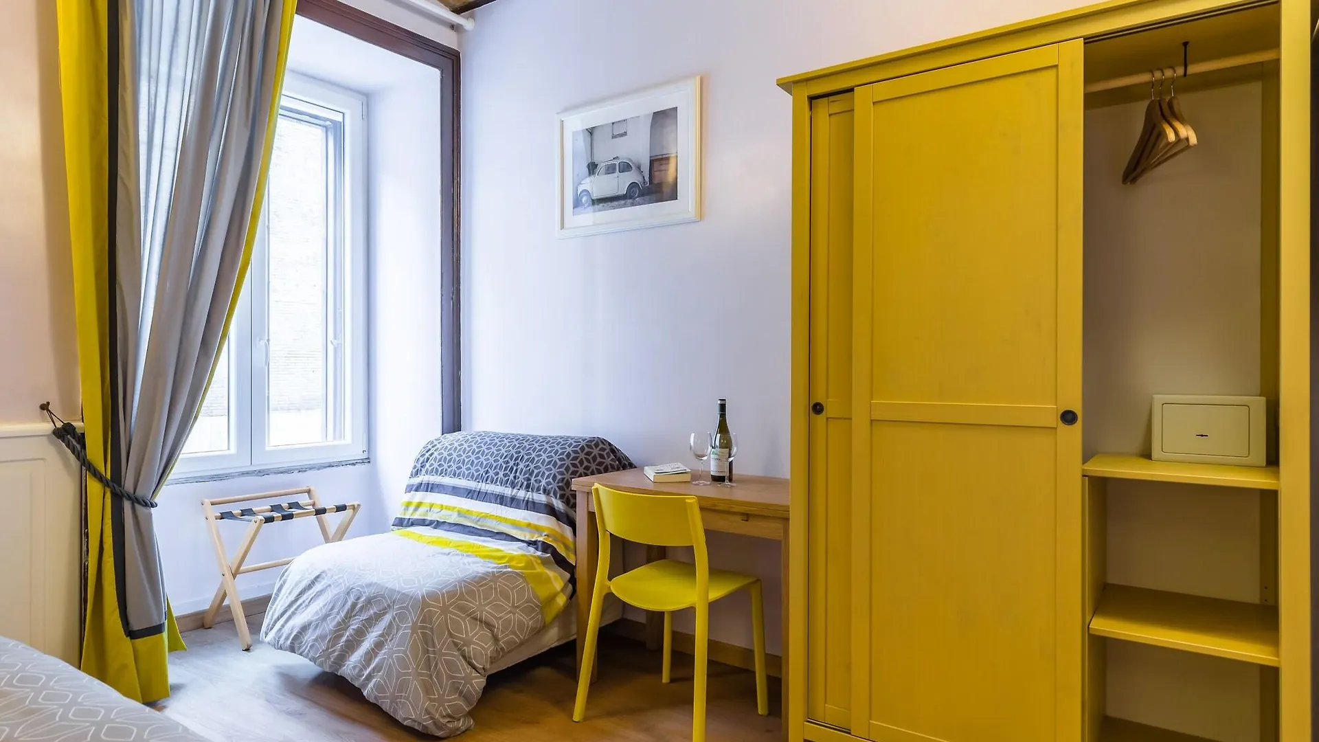 Domus Avi - Guest House Рим