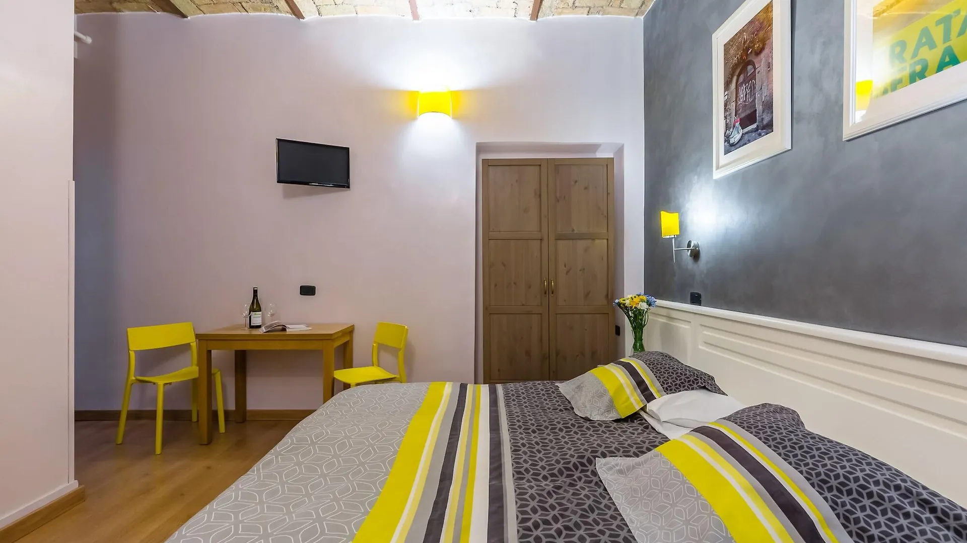 Domus Avi - Guest House Рим