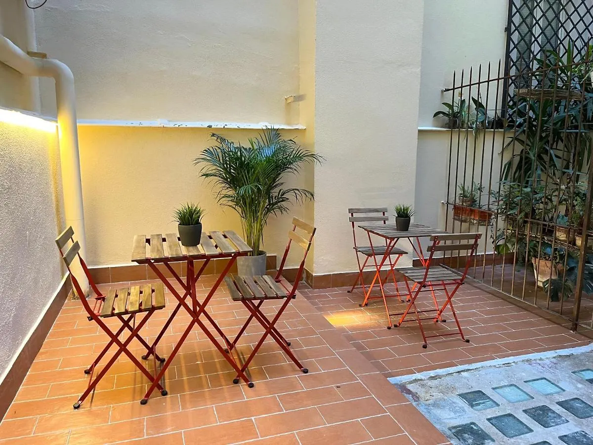 ***  Domus Avi - Guest House Рим Италия