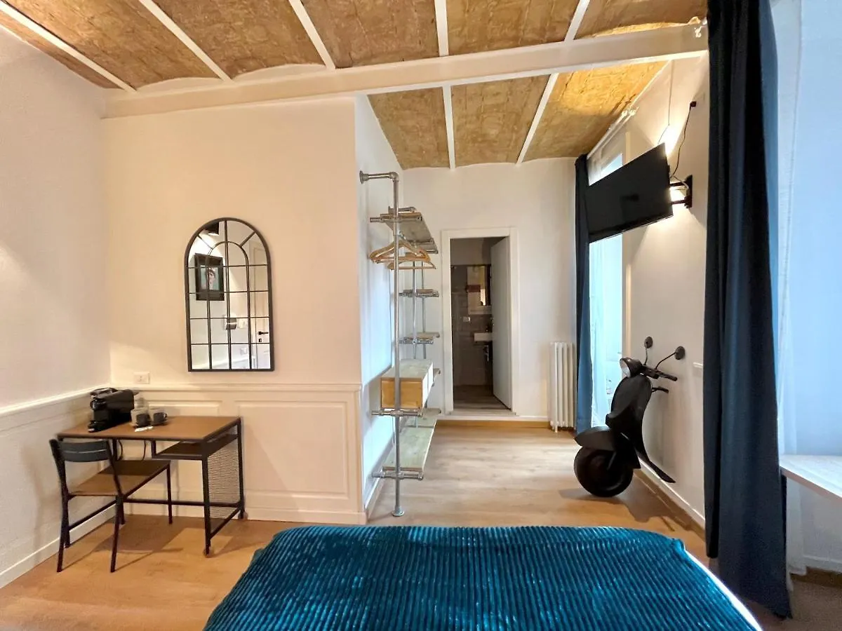 Domus Avi - Guest House Рим