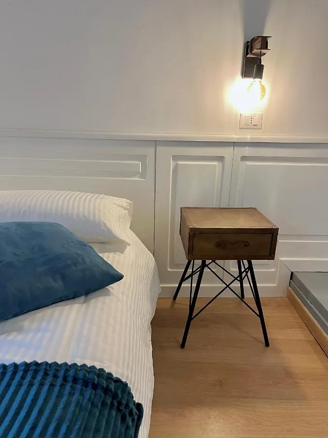 ***  Domus Avi - Guest House Рим Италия