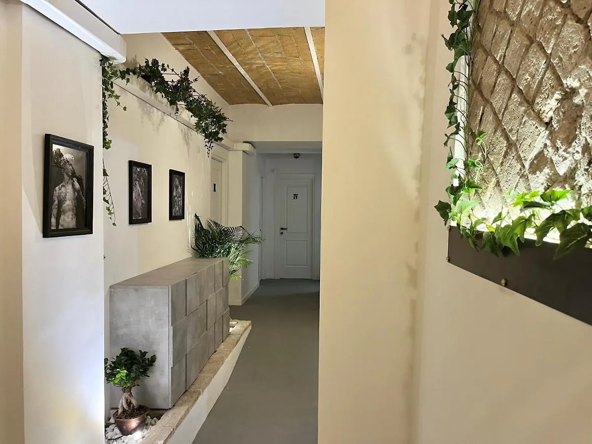 ***  Domus Avi - Guest House Рим Италия