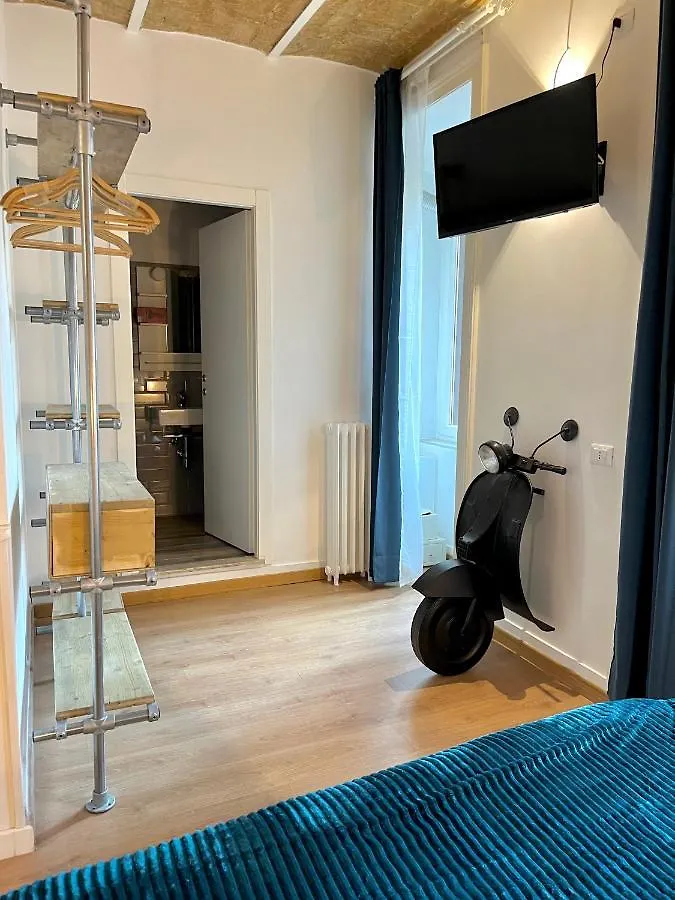 Domus Avi - Guest House Рим