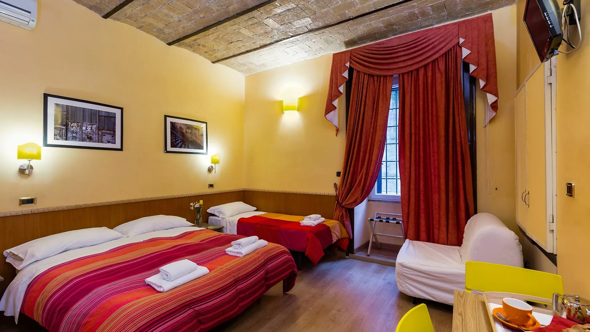 Domus Avi - Guest House Рим