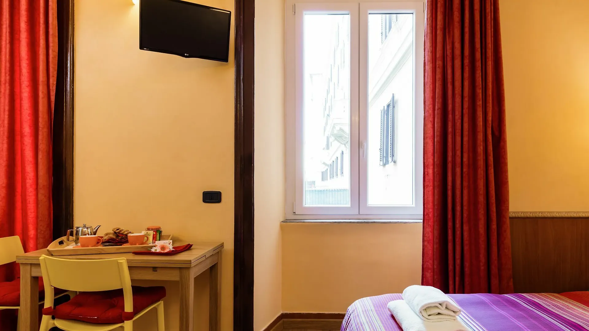 Domus Avi - Guest House Рим